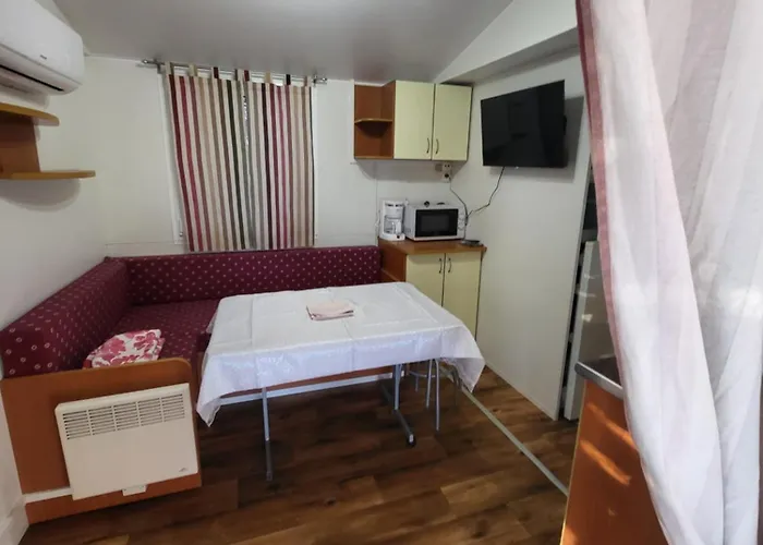 Mobilna Kucica Lägenhet Starigrad Paklenica